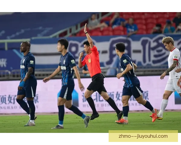 投资人撤资引发震荡武汉三镇风雨飘摇中艰难完成赛季保级守住中超席位